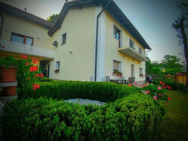 Apartmaji Ina