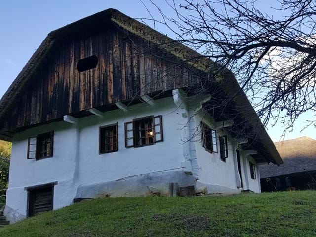 Juneževa domačija